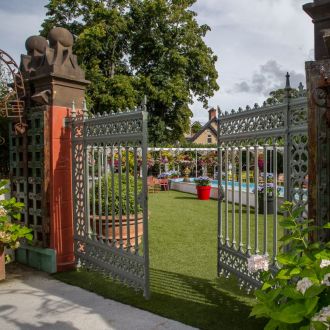 Private gardens entrance