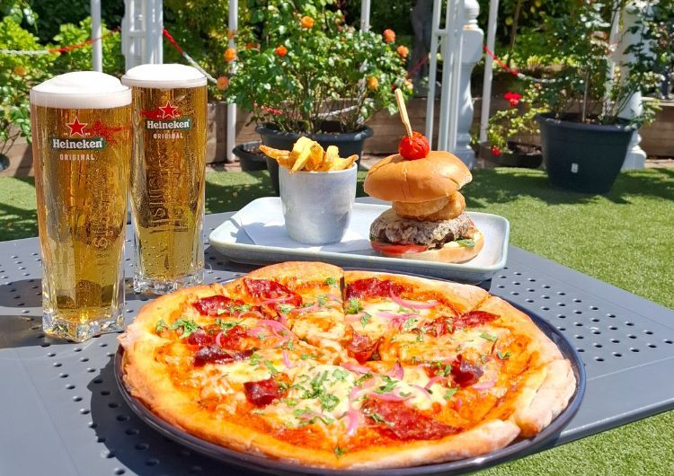 Pizza in Gardens
