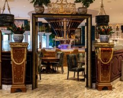 Relaxing night away for two people with dinner in Vi's Restaurant
